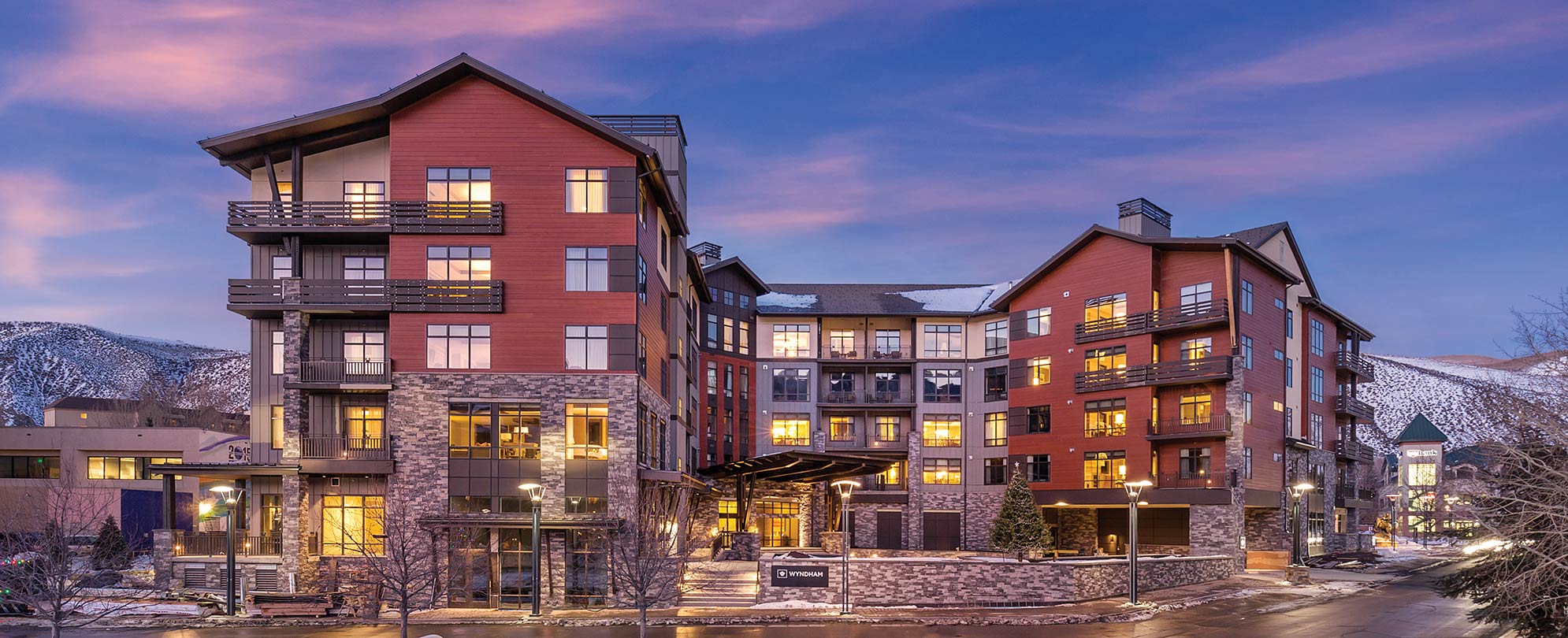 The exterior of Club Wyndham Resort at Avon, a timeshare resort perfect for skiing in the rocky mountains.